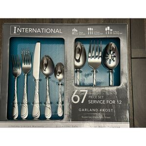International Garland Frost 67 pieces set service for 12